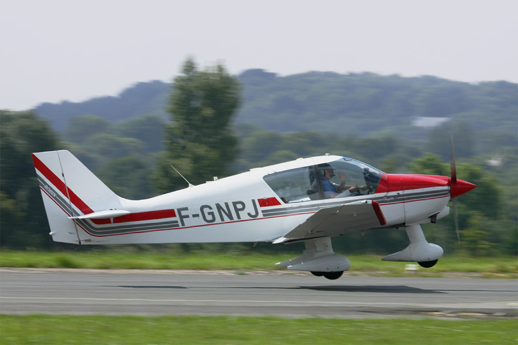 Robin DR400/160 F-GNPJ
