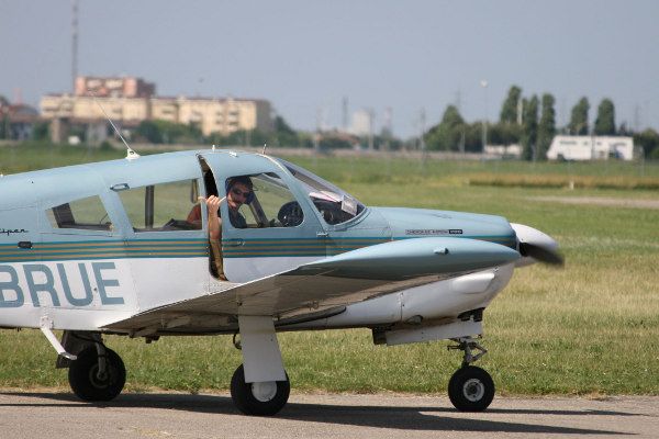 F-BRUE PA28 Arrow 200