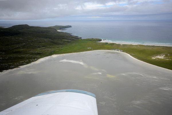 La mare est descendue, le terrain est ouvert mais il reste pas mal d'eau sur les pistes