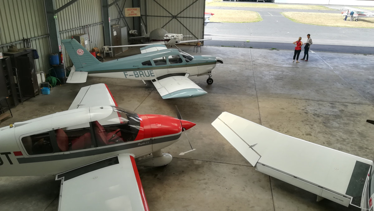 Location place de hangar pour avion  Lognes